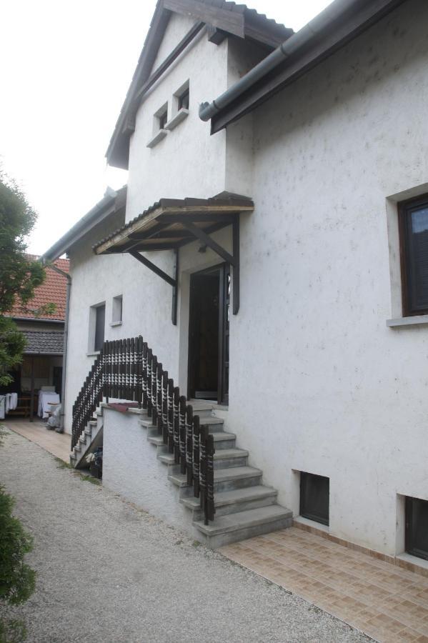 Szuzanna Fenyves Panzio Bed & Breakfast ชิโอฟก ภายนอก รูปภาพ
