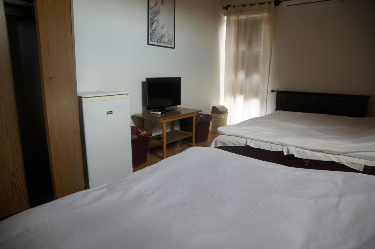 Szuzanna Fenyves Panzio Bed & Breakfast ชิโอฟก ภายนอก รูปภาพ