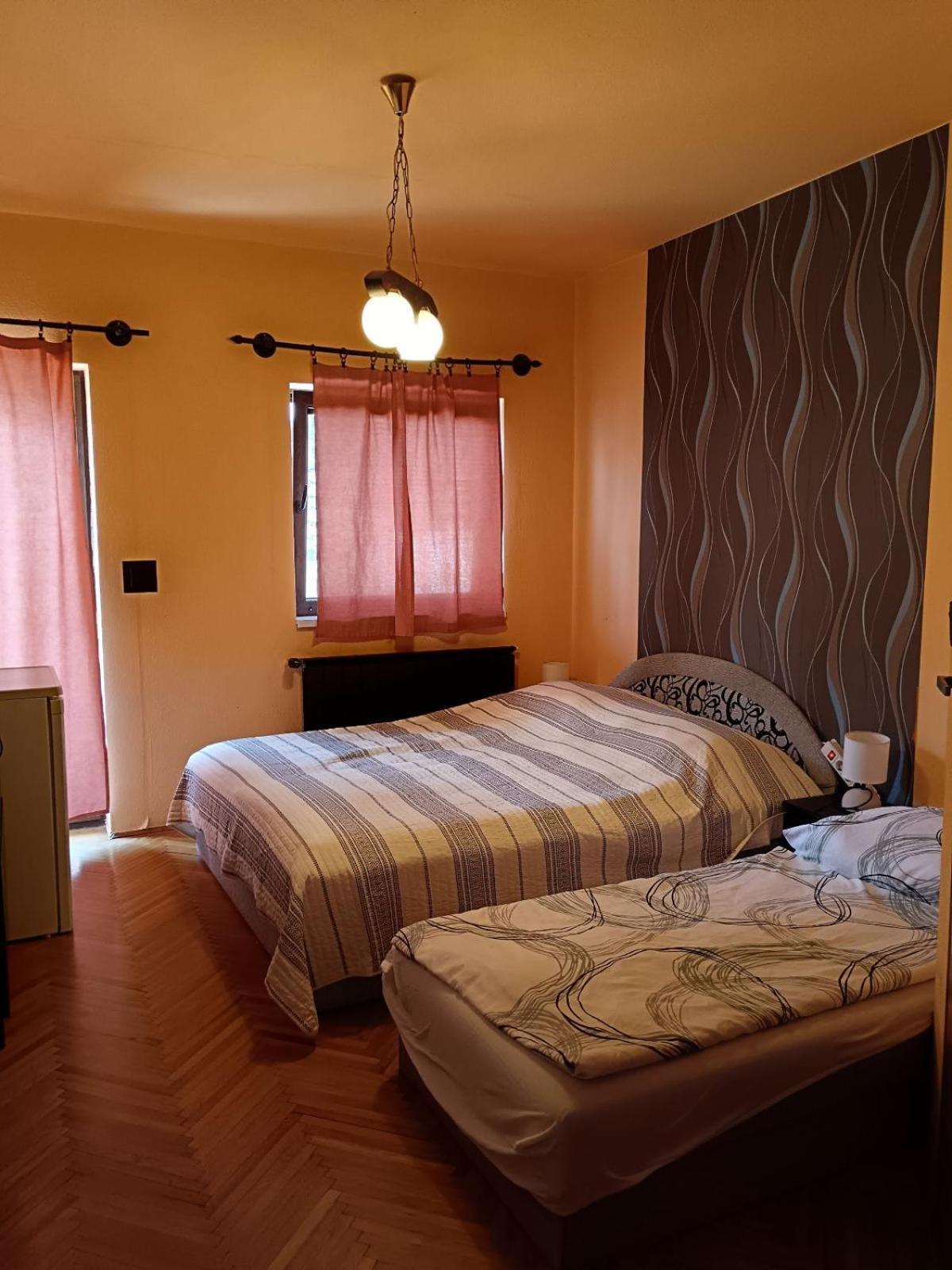 Szuzanna Fenyves Panzio Bed & Breakfast ชิโอฟก ภายนอก รูปภาพ